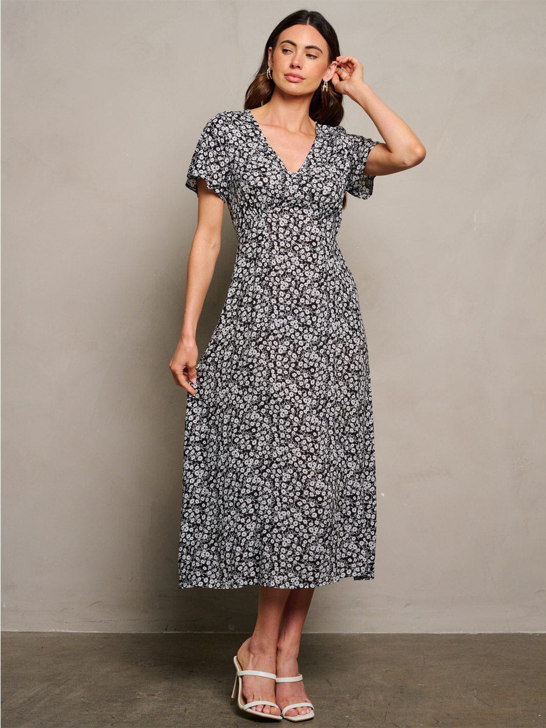 WOMEN'S SHORT SLEEVE V-NECK FLORAL MAXI DRESS