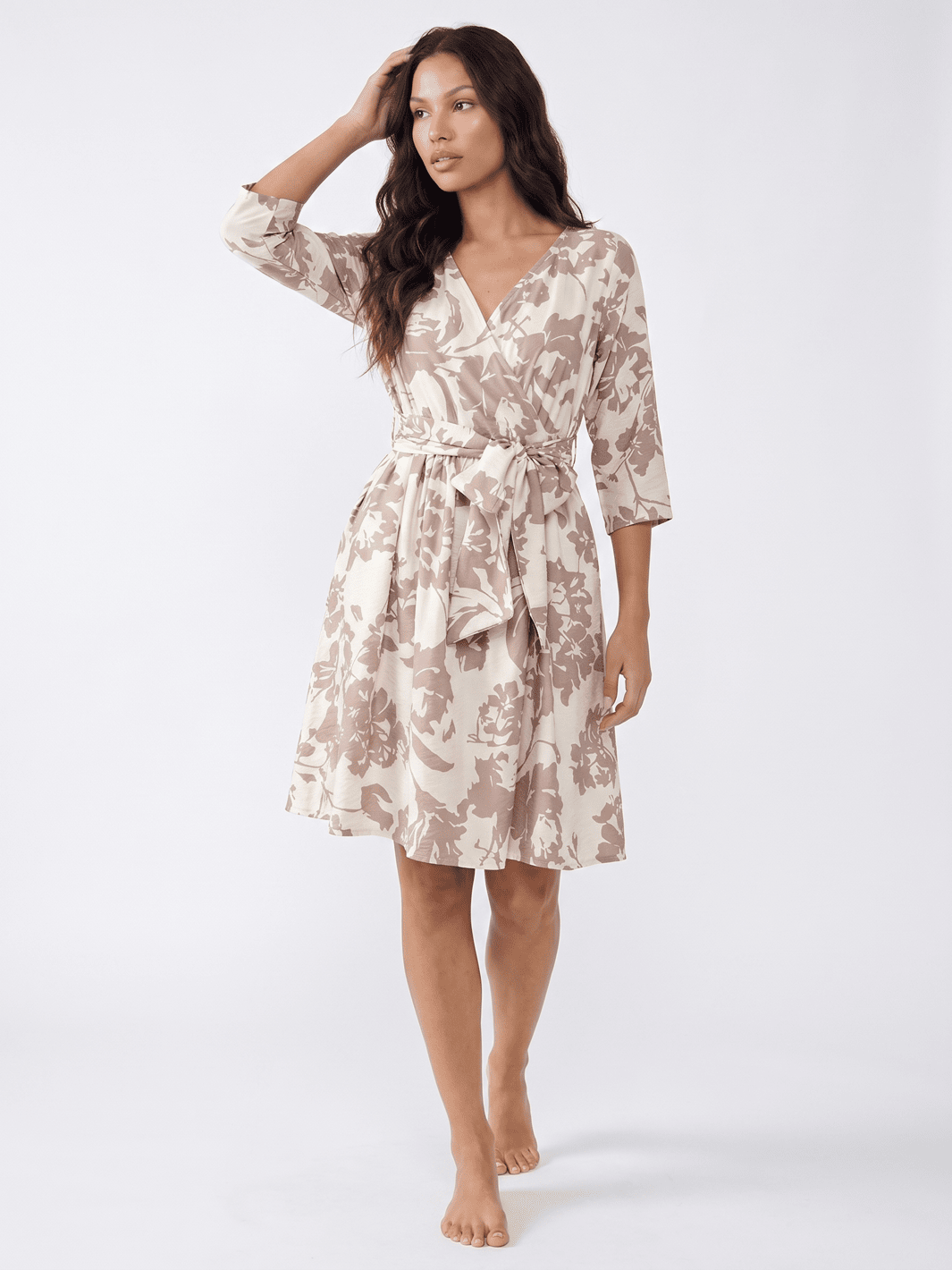 WOMEN'S SHORT SLEEVE SURPLICE ELASTIC WAIST FRONT POCKETS MULTI PRINT MINI DRESS