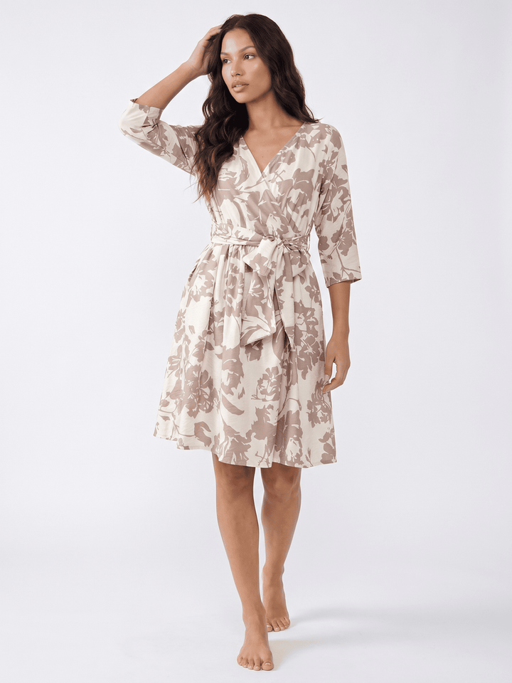WOMEN'S SHORT SLEEVE SURPLICE ELASTIC WAIST FRONT POCKETS MULTI PRINT MINI DRESS