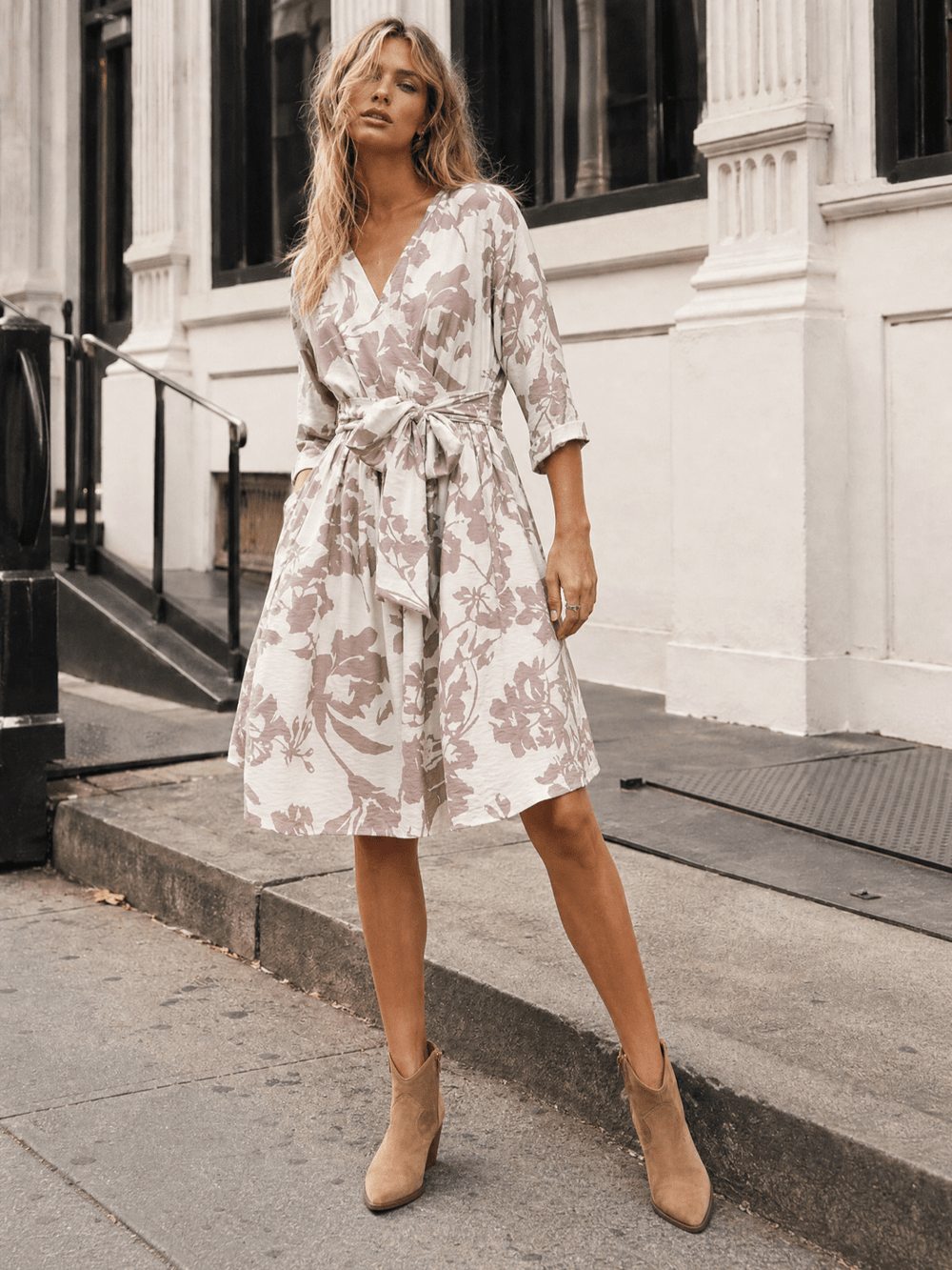 WOMEN'S SHORT SLEEVE SURPLICE ELASTIC WAIST FRONT POCKETS MULTI PRINT MINI DRESS