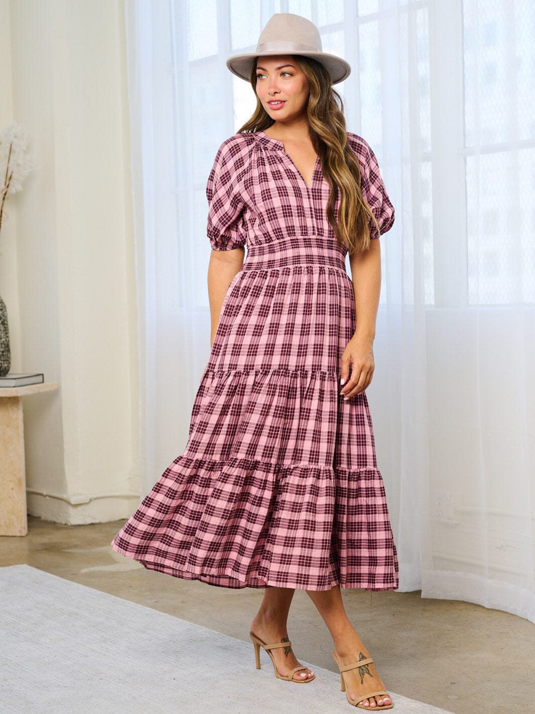WOMEN'S SHORT SLEEVE V-NECK SMOCK WAIST PLAID MAXI DRESS