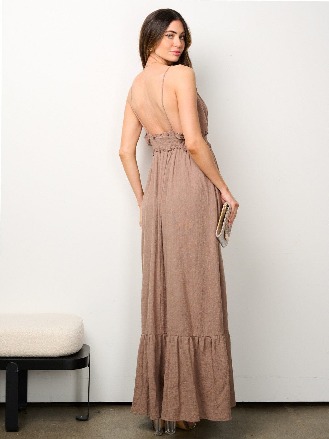 WOMEN'S SLEEVELESS V-NECK RUFFLE BOTTOM HEM MAXI DRESS