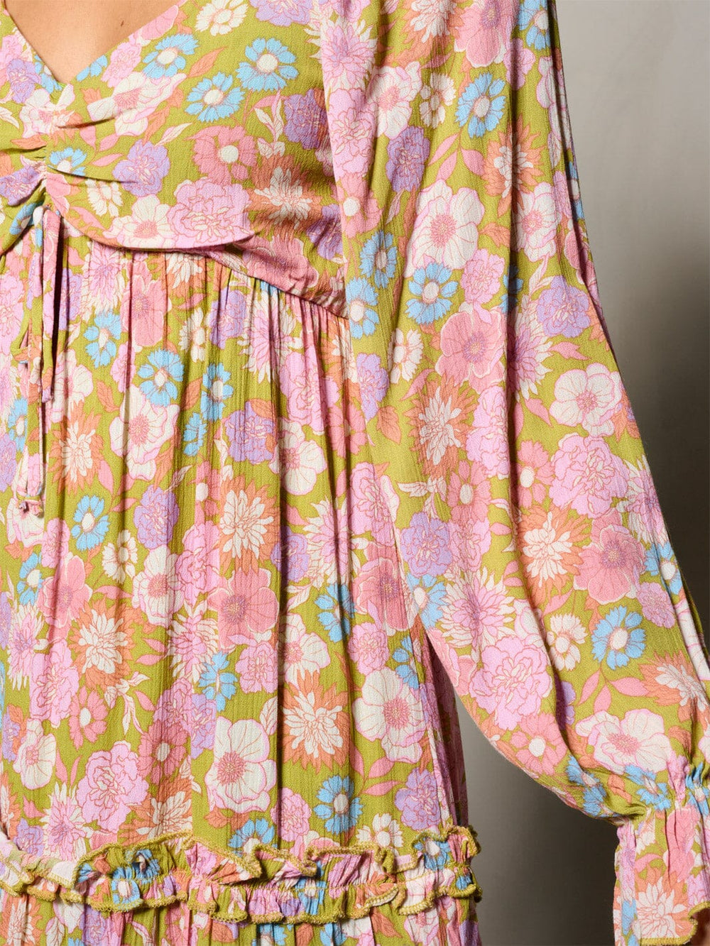 WOMEN'S LONG SLEEVE V-NECK ELASTIC WAIST FLORAL MINI DRESS