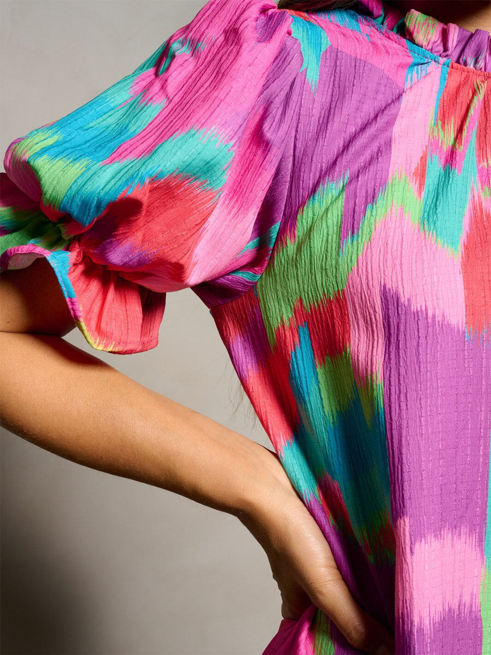 WOMEN'S SHORT PUFF SLEEVE MOCK NECK MULTI PRINT MINI DRESS