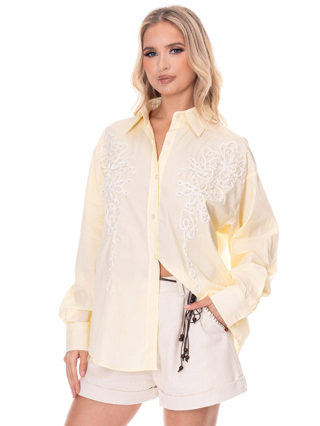 WOMEN'S LONG SLEEVE BUTTON UP PEARL DETAILED BLOUSE