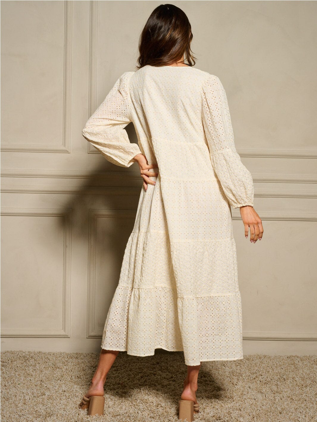WOMEN'S LONG SLEEVE TIERED EYELET DETAILED MAXI DRESS