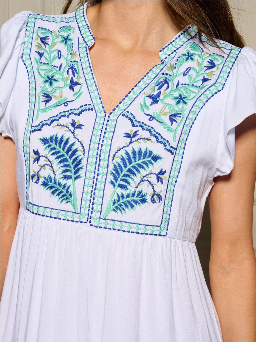 WOMEN'S SHORT SLEEVE V-NECK TIERED EMBROIDERY DETAILED MAXI DRESS