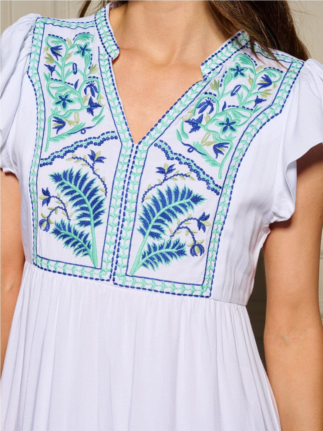WOMEN'S SHORT SLEEVE V-NECK TIERED EMBROIDERY DETAILED MAXI DRESS