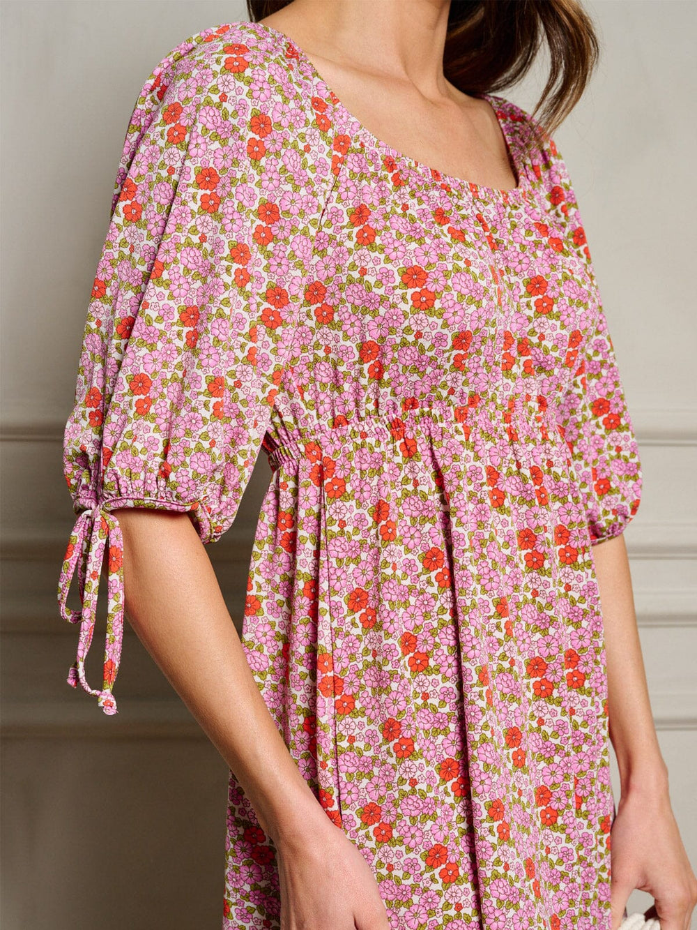 WOMEN'S SHORT SLEEVE ELASTIC WAIST FLORAL MINI DRESS