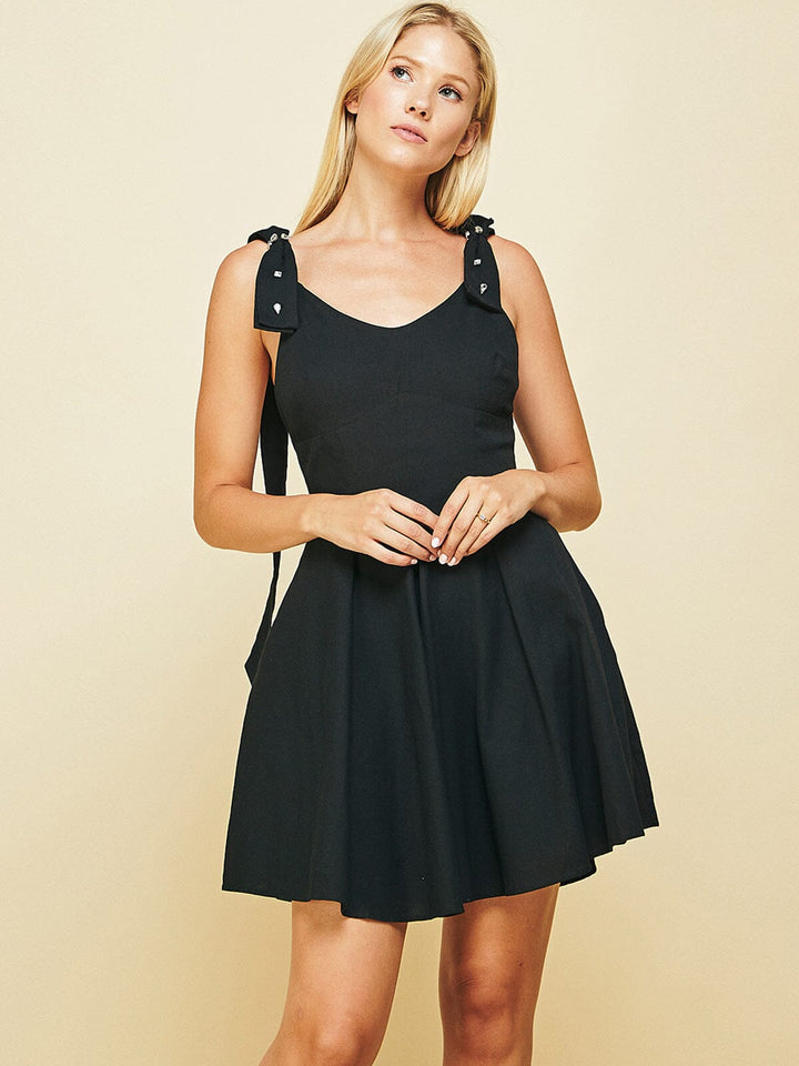 WOMEN'S SLEEVELESS ADJUSTABLE STRAPS POCKETS FIT & FLARE MINI DRESS