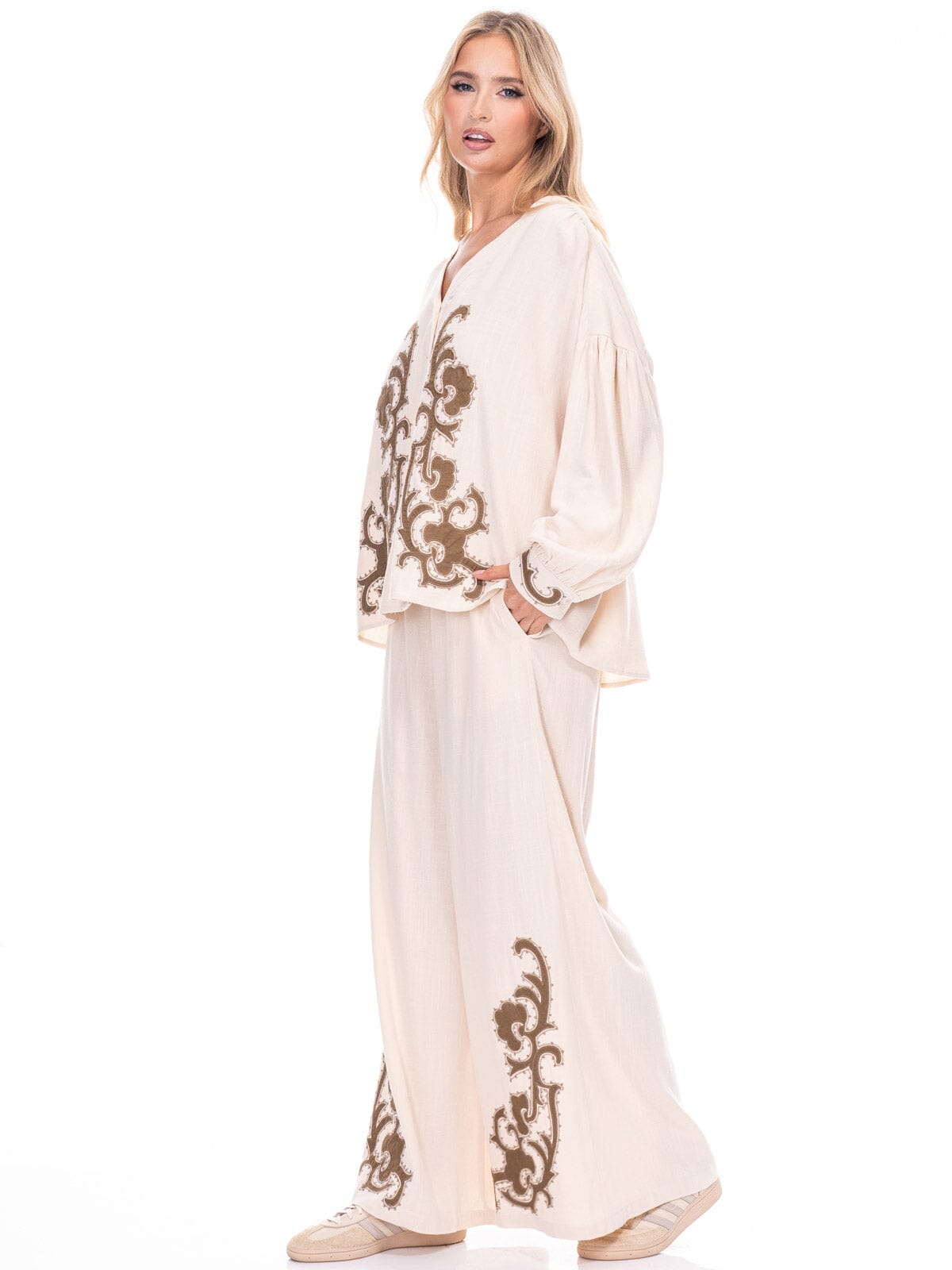 WOMEN'S LONG SLEEVE BLOUSE & ELASTIC WAIST EMBROIDERY 2PC. SET