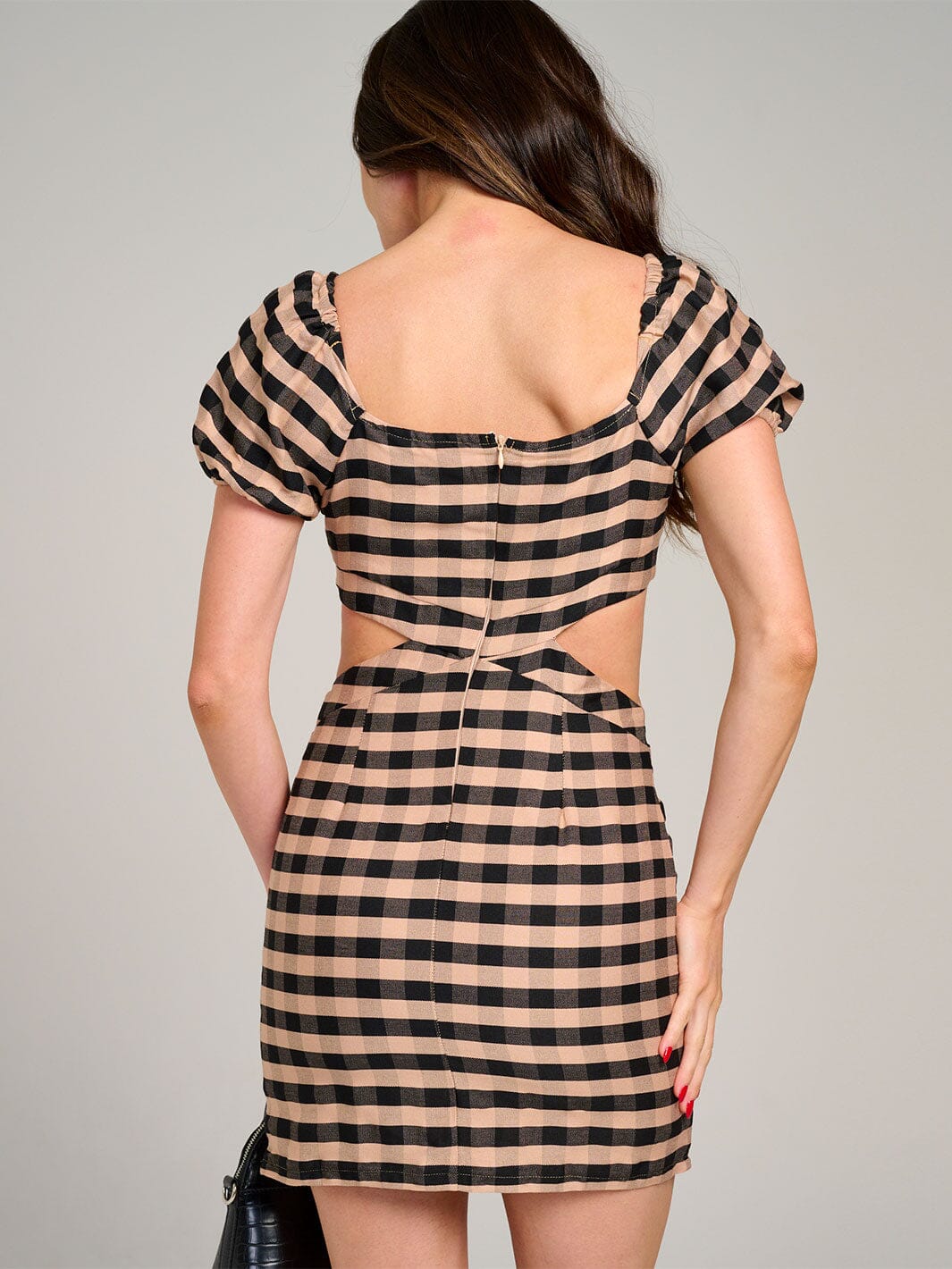 WOMEN'S SHORT SLEEVE CUT OUT COLORBLOCK STRIPES BODYCON MINI DRESS