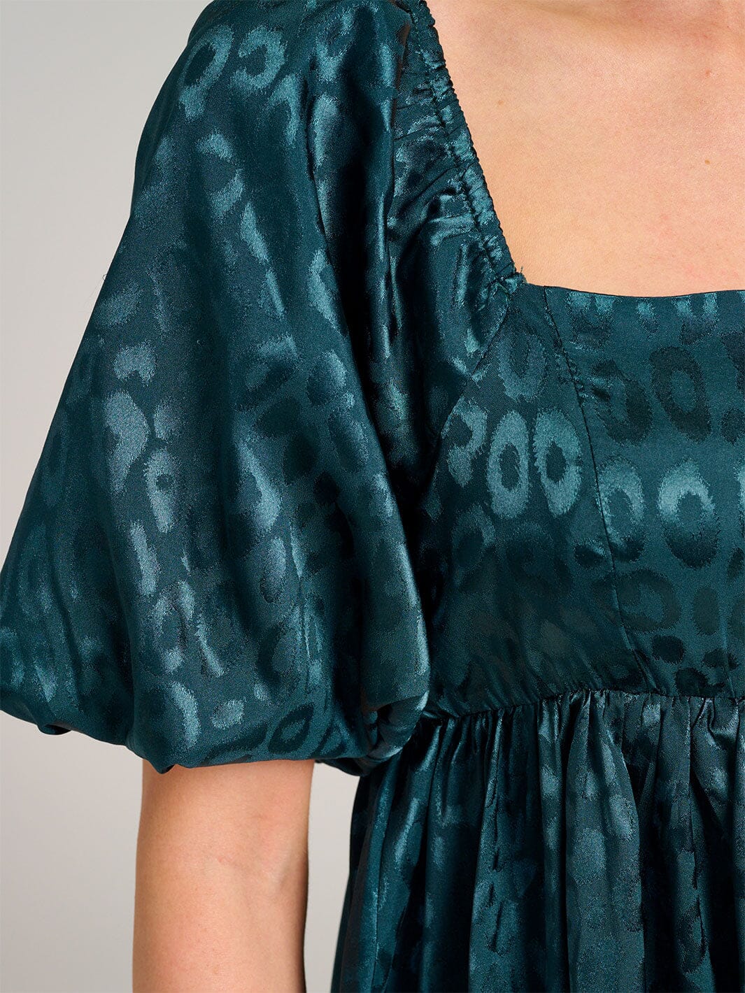 WOMEN'S SHORT PUFF SLEEVE SQUARE NECK FIT & FLARE MINI DRESS