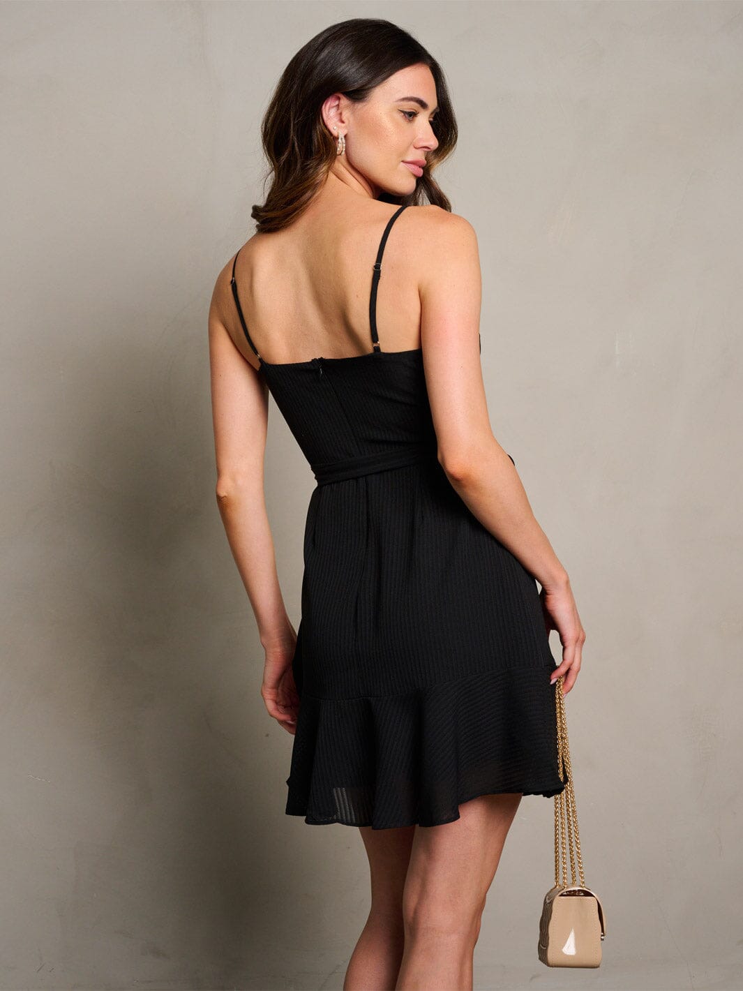 WOMEN'S SLEEVELESS SURPLICE RUFFLE SELF TIE MINI DRESS