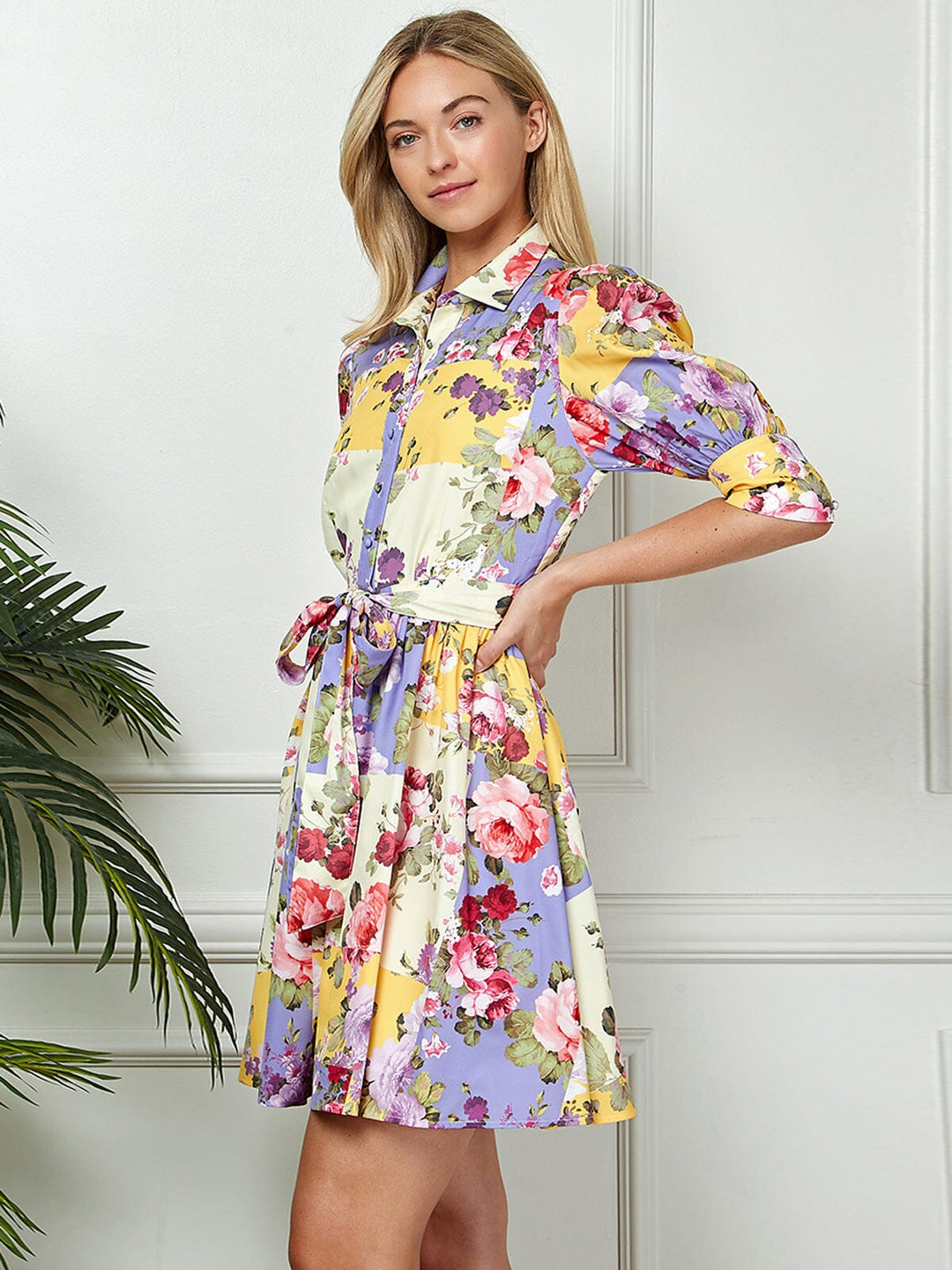WOMEN'S 3/4 SLEEVE BUTTON UP SELF TIE FLORAL MINI DRESS