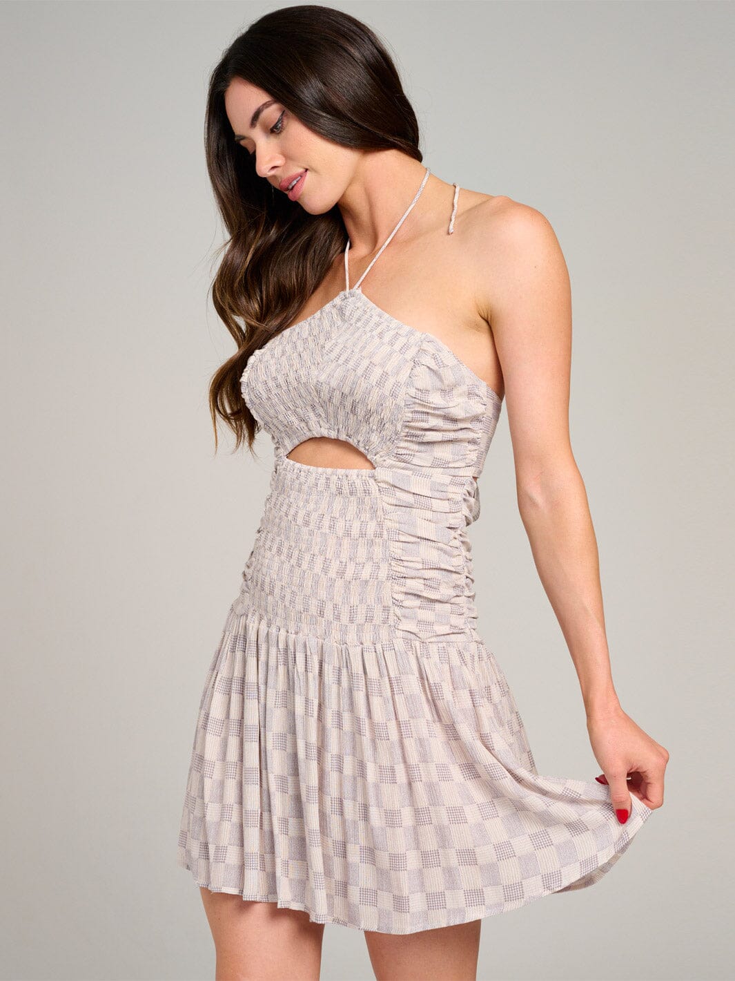 WOMEN'S SLEEVELESS HALTER NECK CUT OUT OPEN BACK SMOCK PRINT MINI DRESS