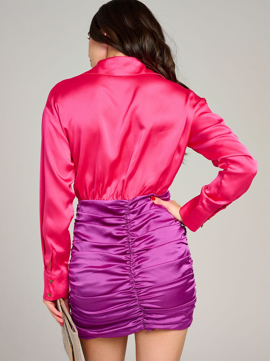 WOMEN'S LONG SLEEVE V-NECK RUCHED COLORBLOCK BODYCON MINI DRESS