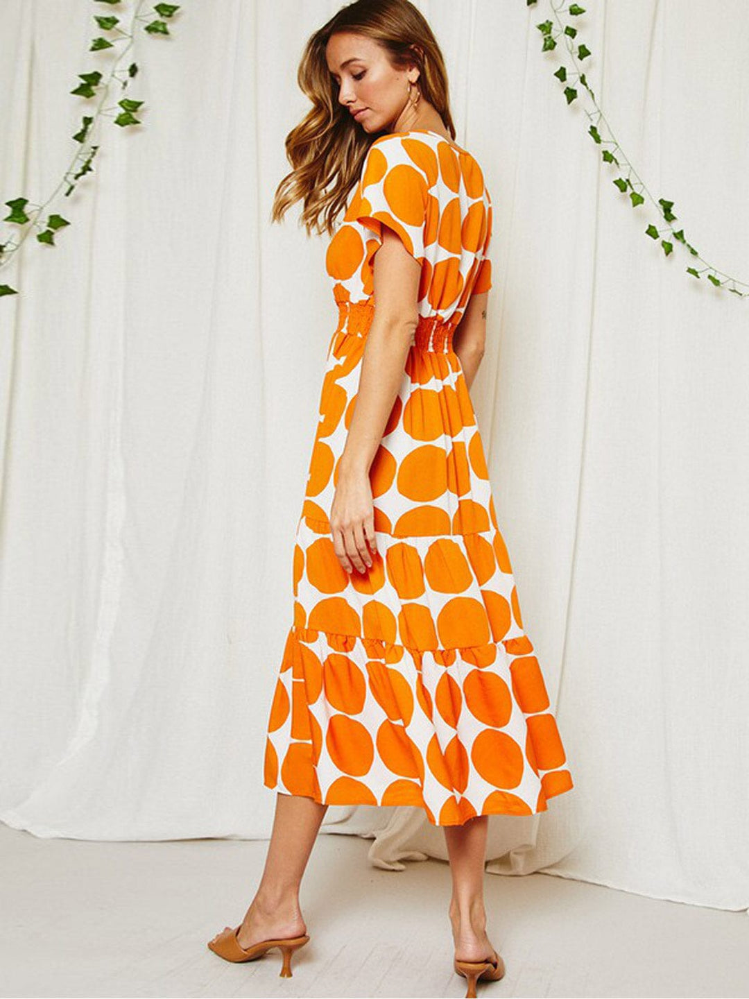 WOMEN'S SHORT SLEEVE V-NECK SMOCK WAIST MIDI DRESS