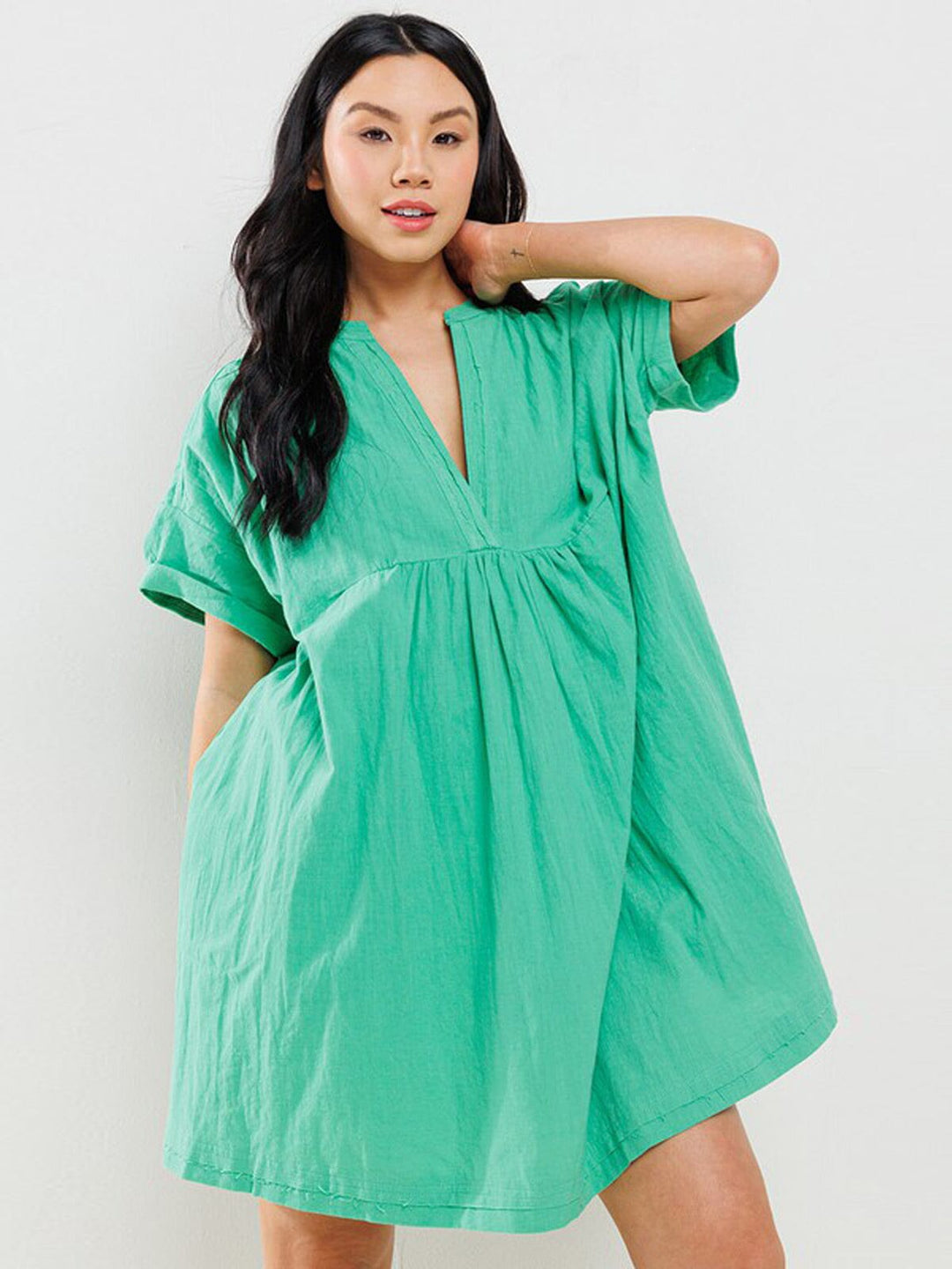 WOMEN'S SHORT SLEEVE V-NECK POCKETS TUNIC MINI DRESS