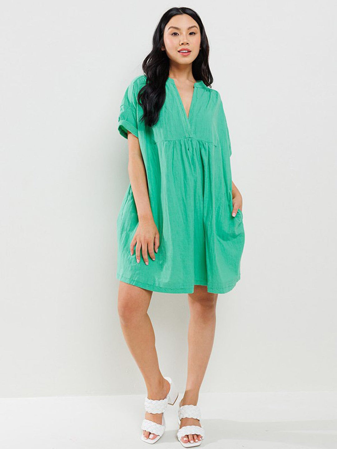 WOMEN'S SHORT SLEEVE V-NECK POCKETS TUNIC MINI DRESS
