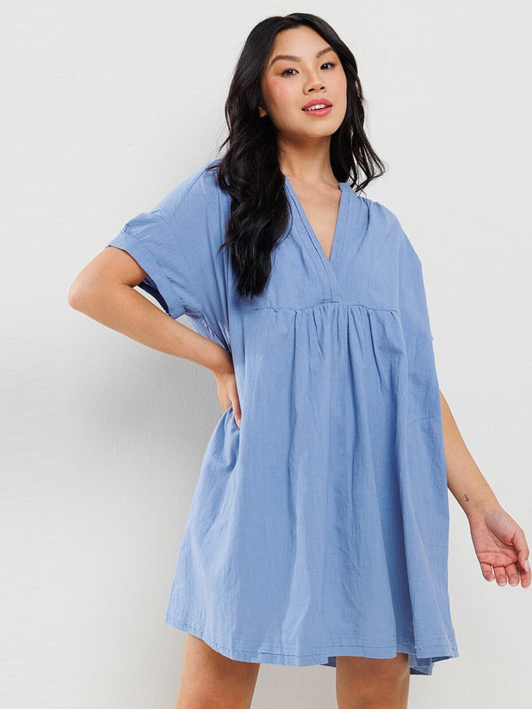 WOMEN'S SHORT SLEEVE V-NECK POCKETS TUNIC MINI DRESS
