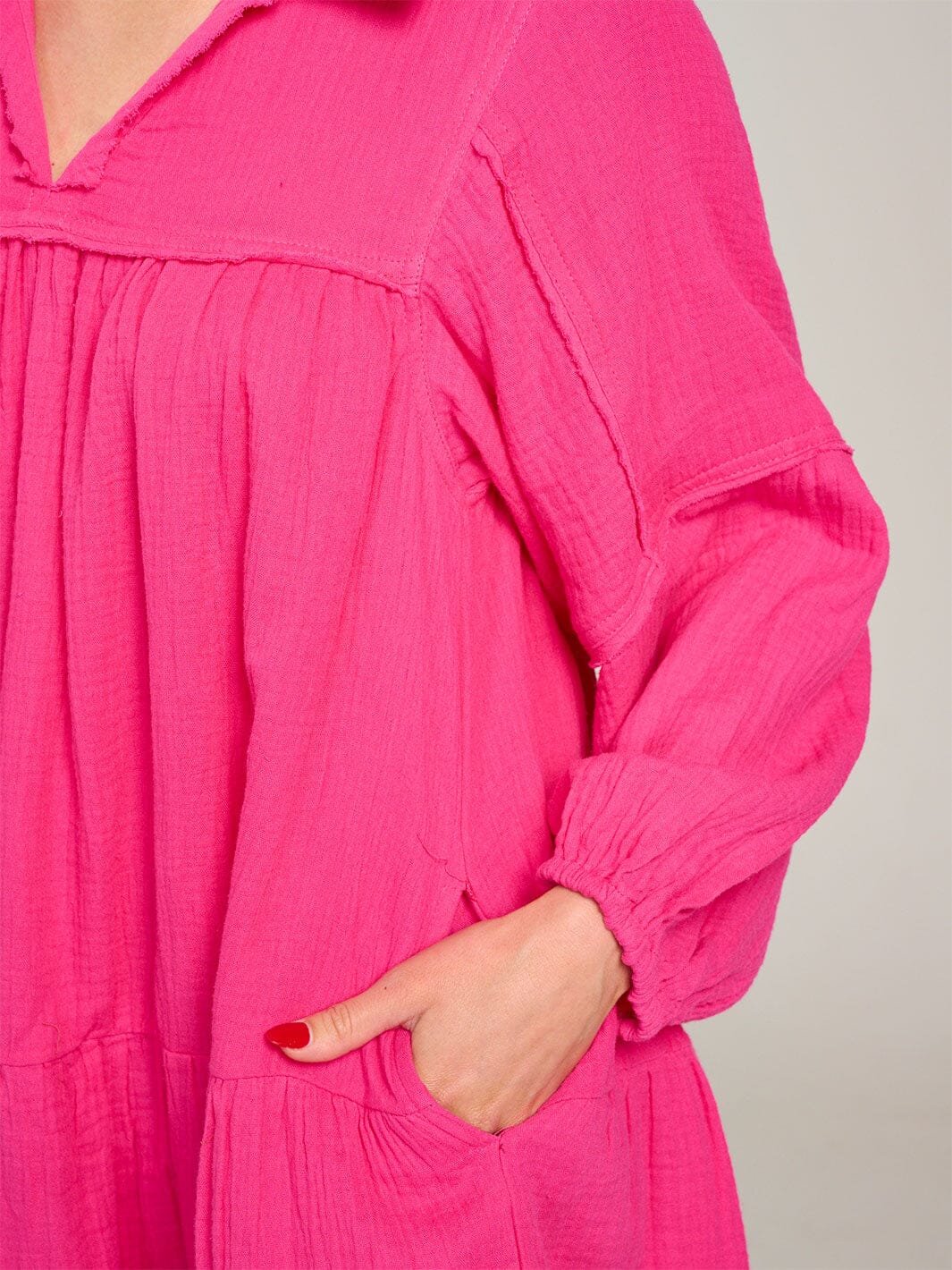 WOMEN'S LONG SLEEVE V-NECK FRONT POCKETS TIERED MIDI DRESS