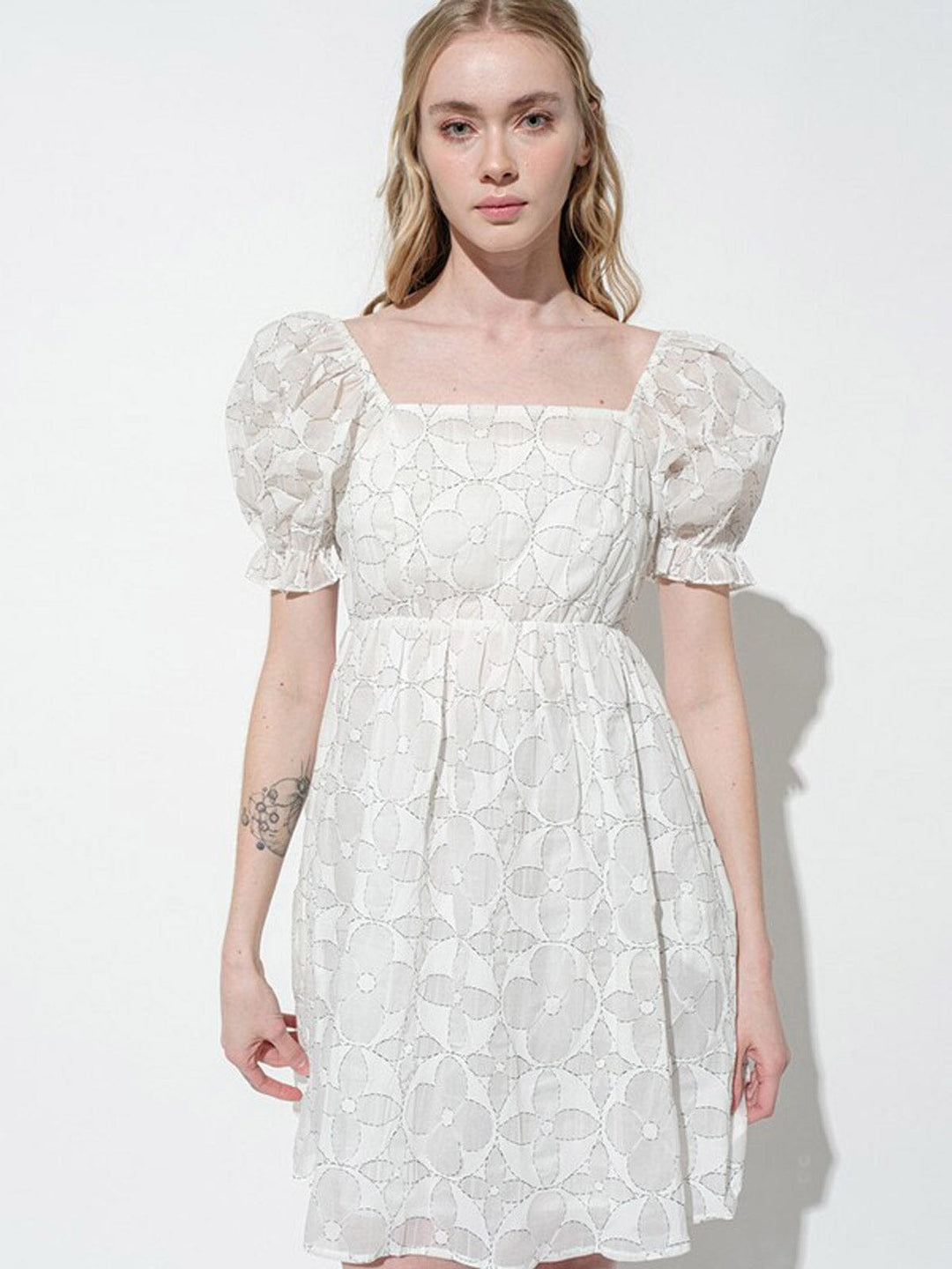 WOMEN'S SHORT PUFF SLEEVE DETAILED BABYDOLL MINI DRESS