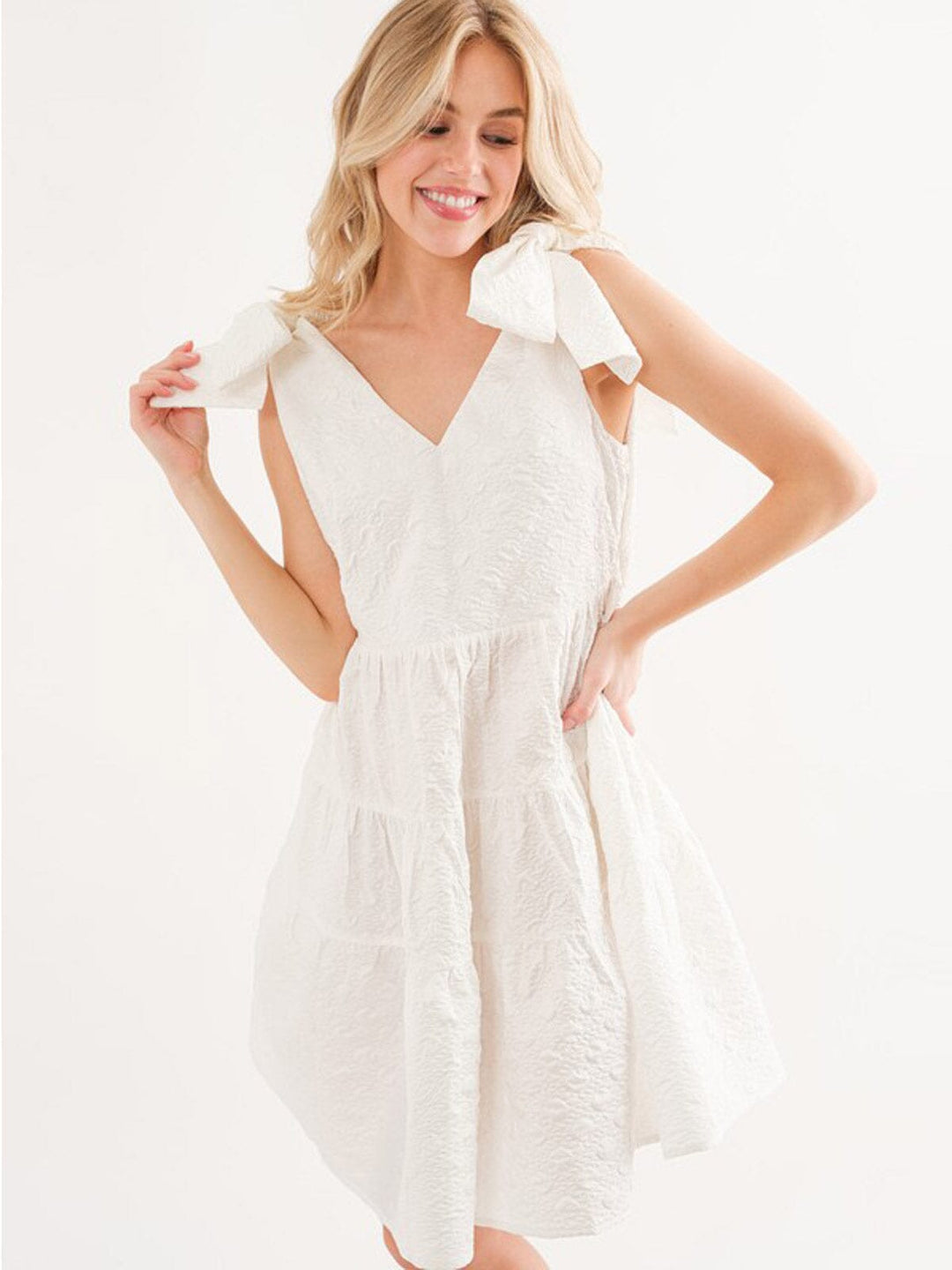WOMEN'S SLEEVELESS V-NECK POCKETS TIERED MINI DRESS
