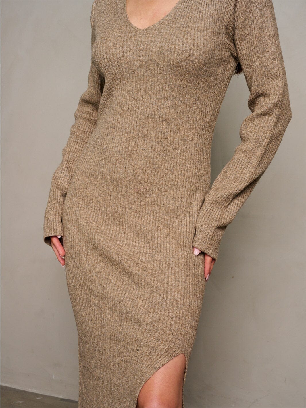WOMEN'S LONG SLEEVE V-NECK FRONT SLIT RIBBED MAXI DRESS