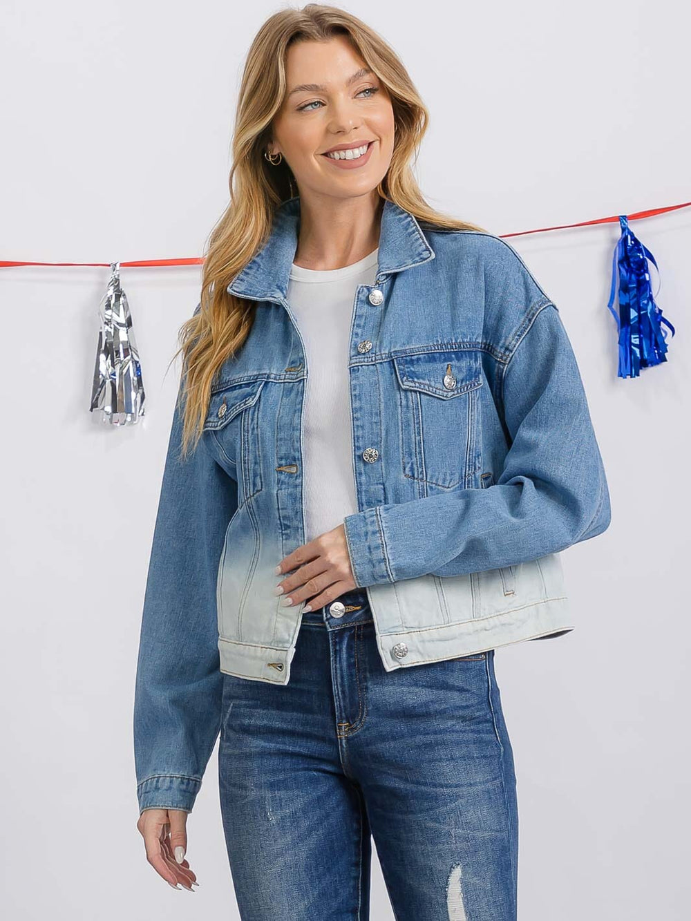 WOMEN'S LONG SLEEVE BUTTON CLOSURE FRONT POCKETS TWO TONE DENIM JACKET