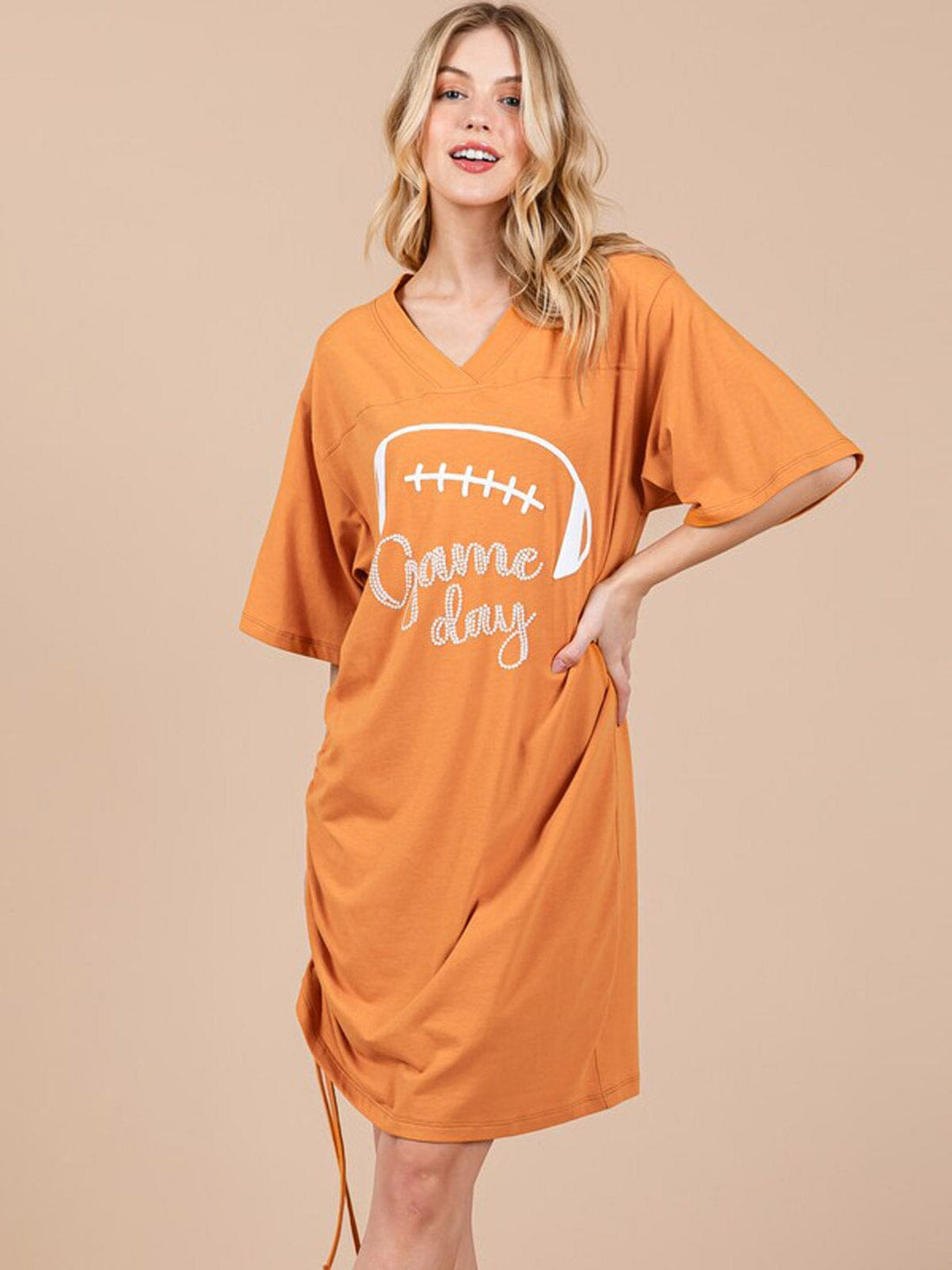 WOMEN'S SHORT SLEEVE V-NECK SIDE RUCHED GRAPHIC MINI DRESS