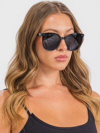 WOMEN'S DAZEY FASHION EYEWEAR ASSORTED COLORS SUNGLASSES