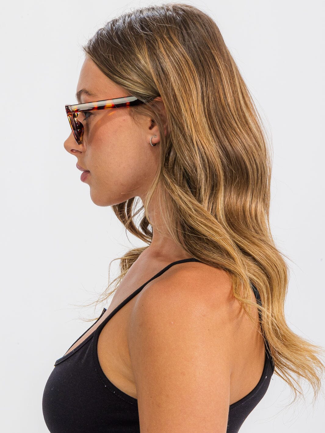 WOMEN'S DAZEY FASHION EYEWEAR ASSORTED COLORS SUNGLASSES