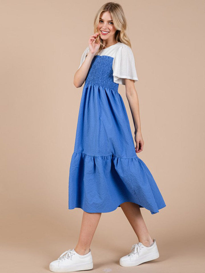 WOMEN'S SHORT SLEEVE COLORBLOCK SMOCK TIERED MIDI DRESS