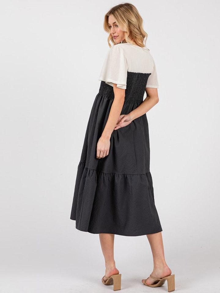 WOMEN'S SHORT SLEEVE COLORBLOCK SMOCK TIERED MIDI DRESS