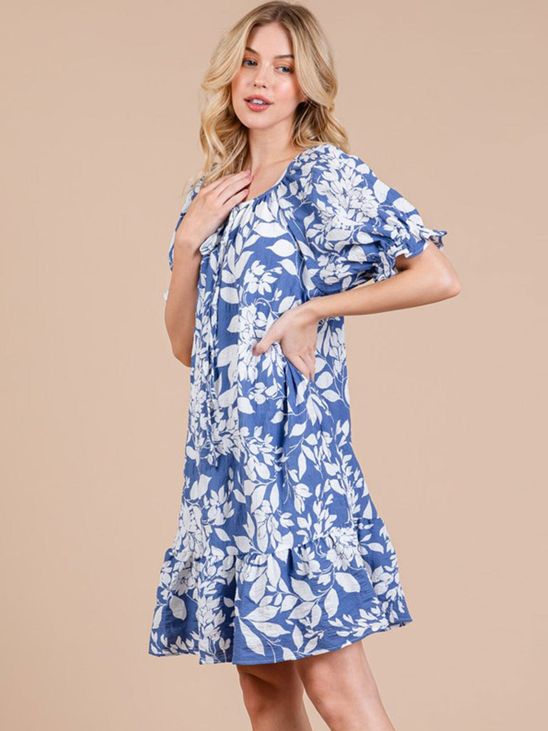 WOMEN'S SHORT SLEEVE V-NECK TIERED FLORAL MINI DRESS