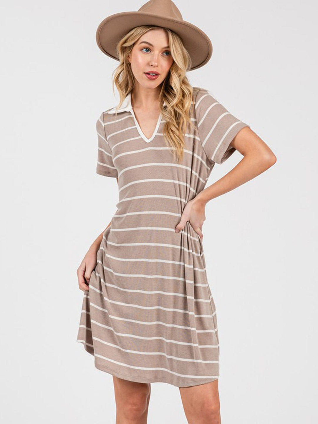 WOMEN'S SHORT SLEEVE V-NECK COLORBLOCK STRIPES FRONT POCKET MINI DRESS