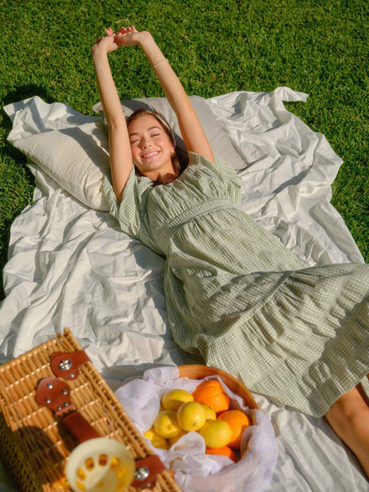 WOMEN'S SHORT PUFF SLEEVE SQUARE NECK POCKETS TIERED PLAID MIDI DRESS