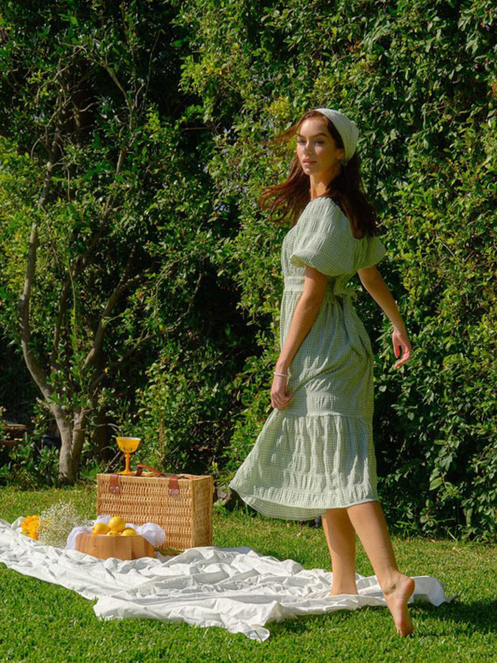 WOMEN'S SHORT PUFF SLEEVE SQUARE NECK POCKETS TIERED PLAID MIDI DRESS