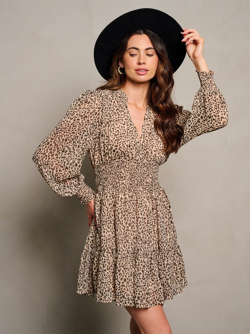 WOMEN'S LONG SLEEVE V-NECK SMOCK WAIST RUFFLE ANIMAL PRINT MINI DRESS