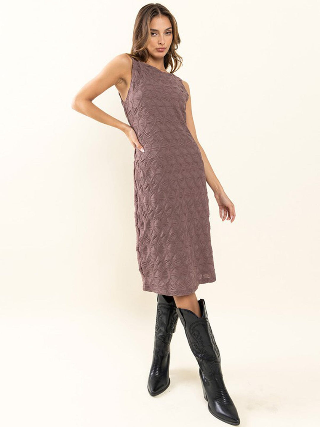 WOMEN'S SLEEVELESS RUCHED DETAILED BODYCON MIDI DRESS