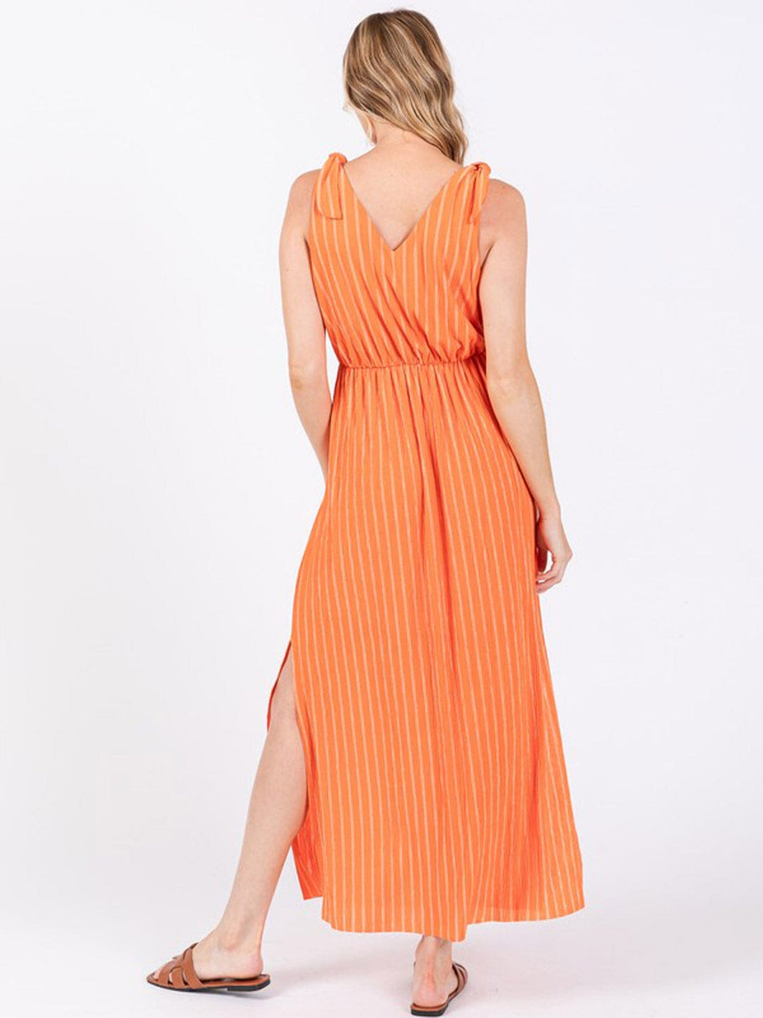 WOMEN'S ADJUSTABLE STRAPS V-NECK ELASTIC WAIST TIERED MAXI DRESS