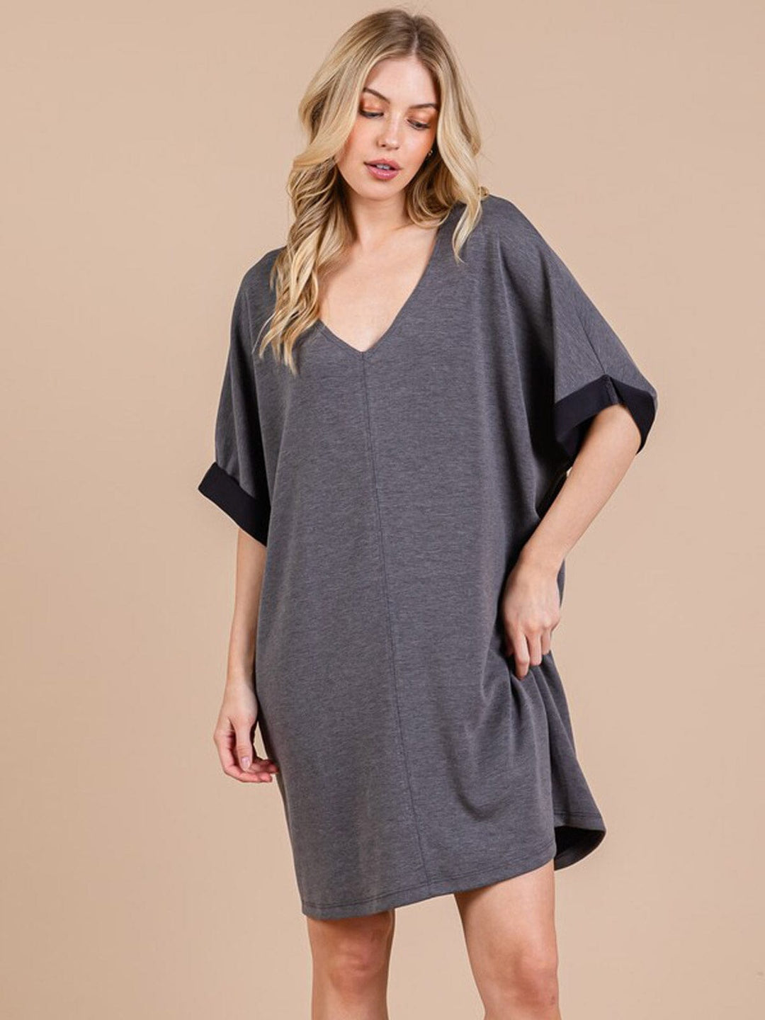 WOMEN'S SHORT SLEEVE FRONT POCKETS V-NECK TUNIC MINI DRESS
