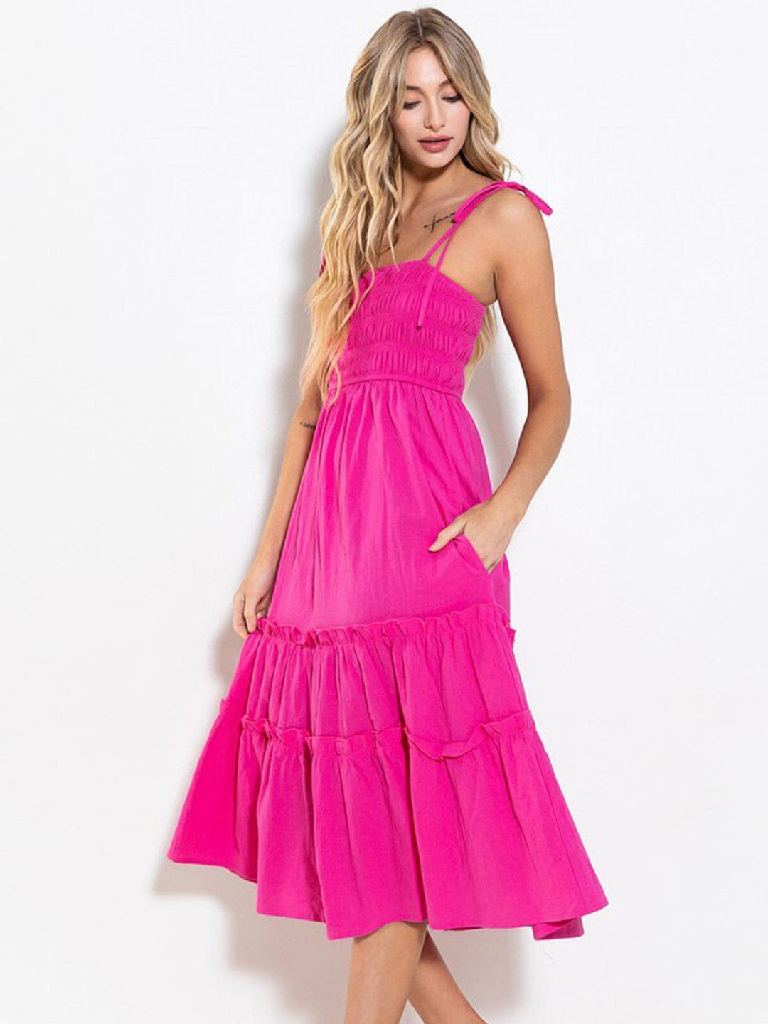 WOMEN'S SLEEVELESS SMOCK TIERED MINI DRESS