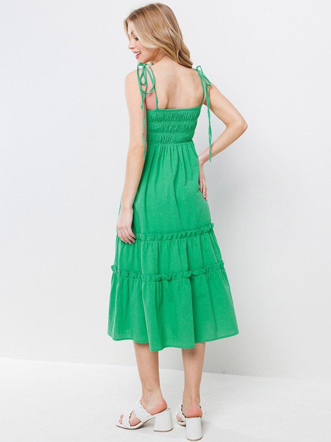 WOMEN'S SLEEVELESS SMOCK TIERED MINI DRESS