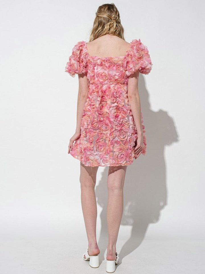 WOMEN'S SHORT PUFF SLEEVE FLOWER DETAILED BABYDOLL MINI DRESS