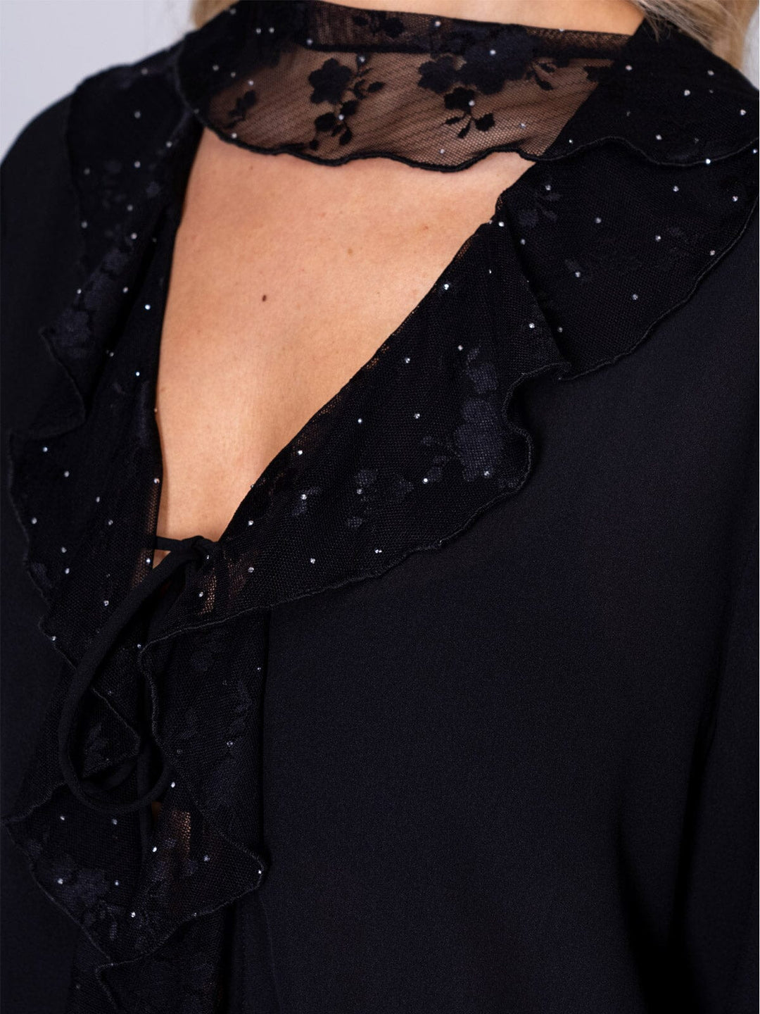 WOMEN'S LONG SLEEVE BLOUSE & ELASTIC WAIST PANTS FLORAL LACE STUDS 2PC. SET