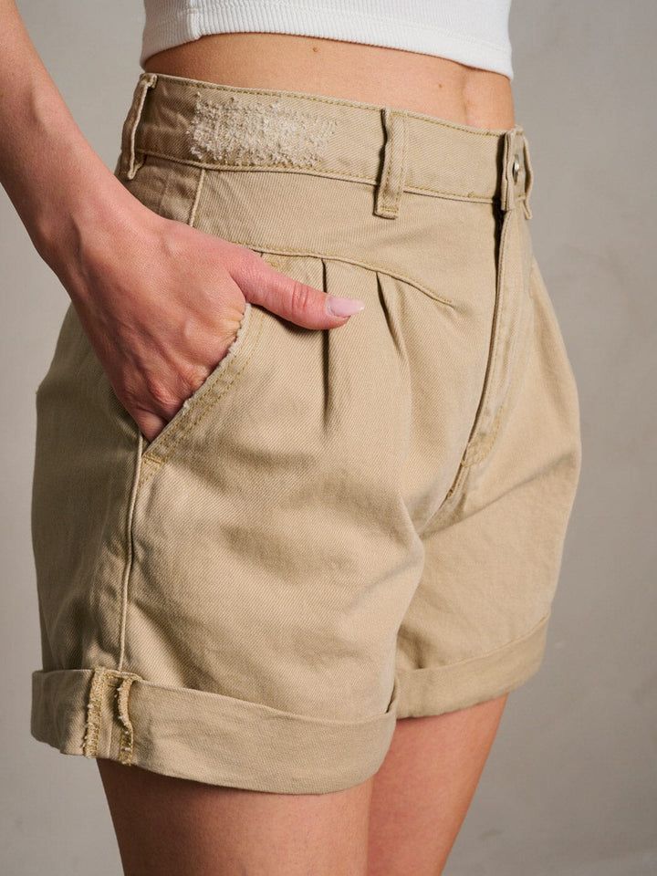 WOMEN'S BUTTON CLOSURE POCKETS PLEATED MINI SHORTS