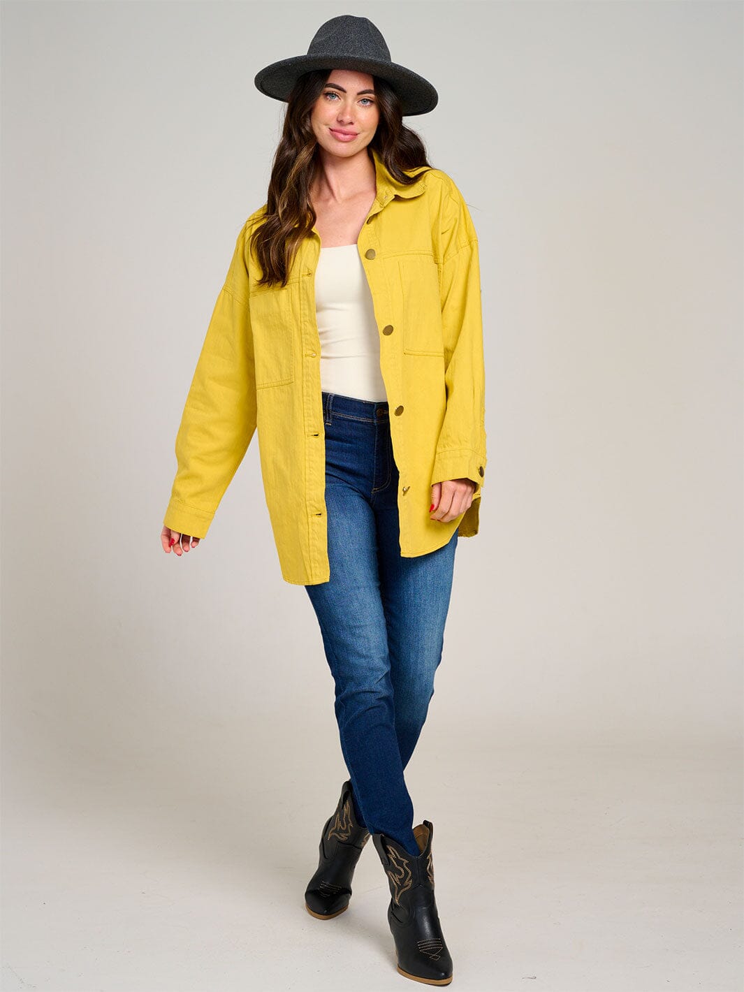 WOMEN'S LONG SLEEVE BUTTON CLOSURE FRONT POCKETS DENIM SHACKET