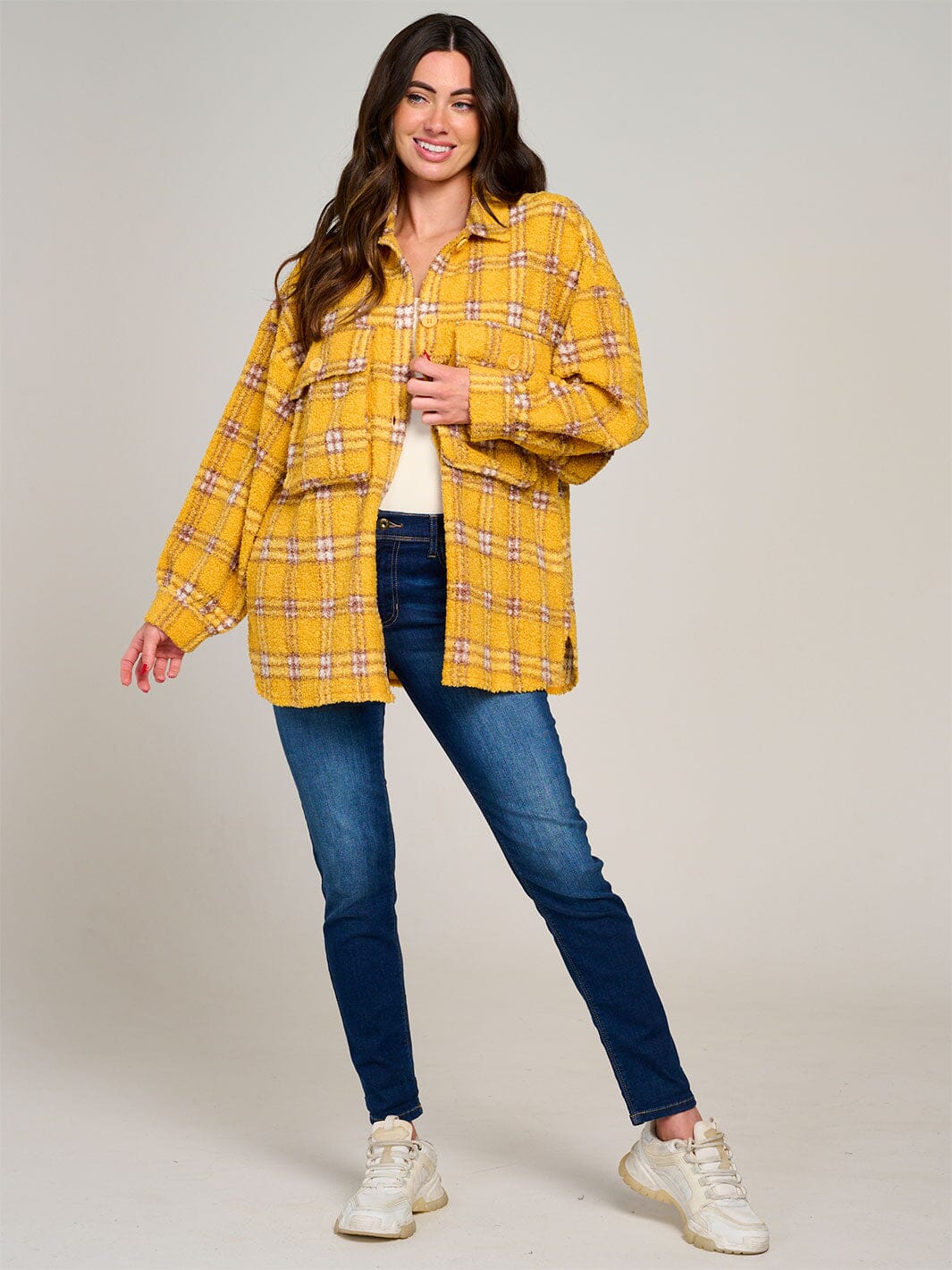 WOMEN'S LONG SLEEVE BUTTON CLOSURE FRONT POCKETS SHERPA PLAID JACKET
